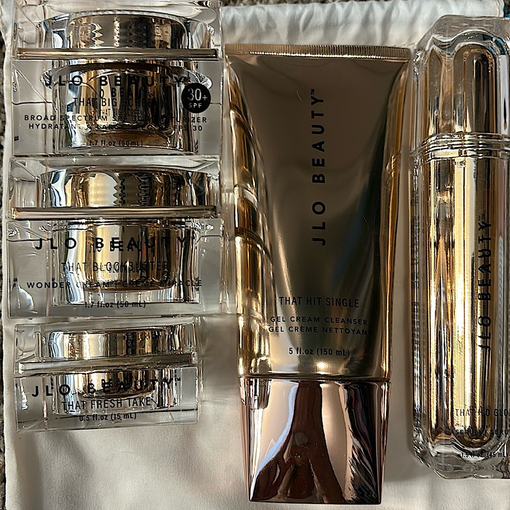 JLO Beauty set cleanser moisturizer serum